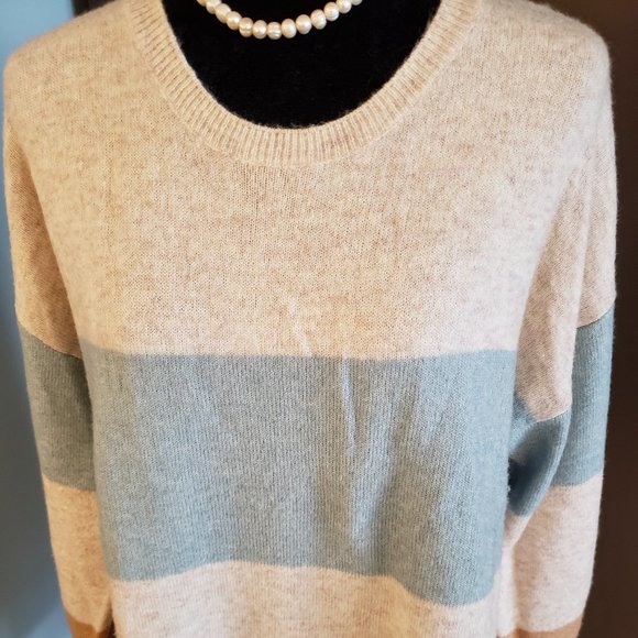 Rickis Sweater size Large - Picture 7 of 9